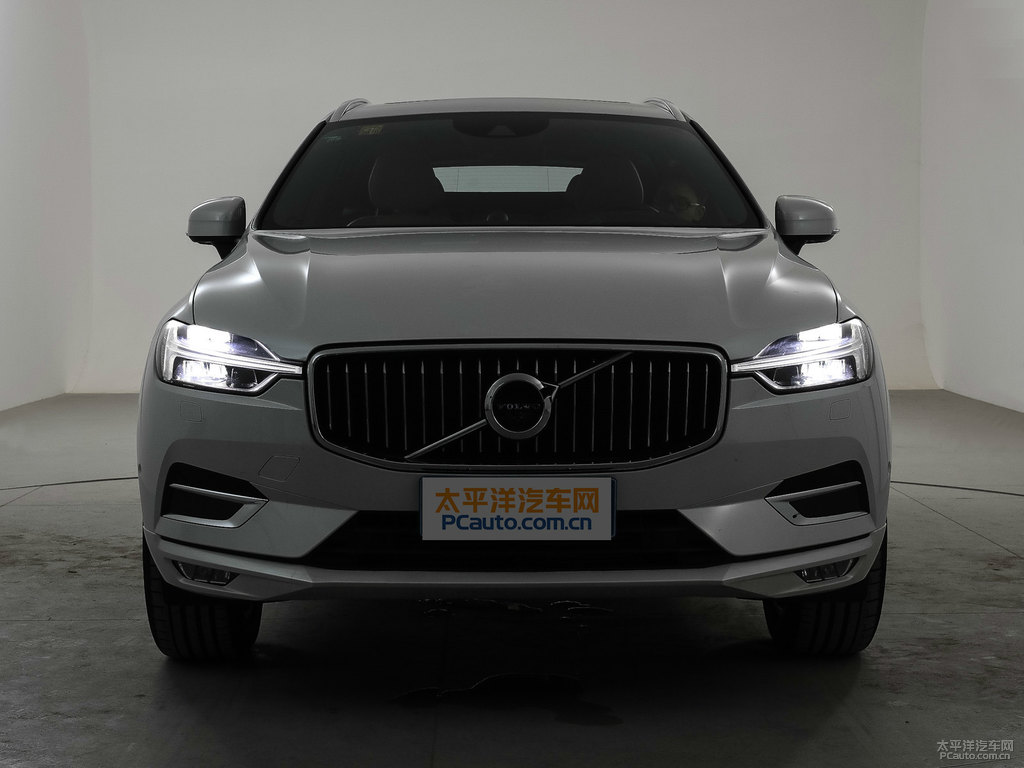 水晶白沃爾沃XC60車頭外觀圖片