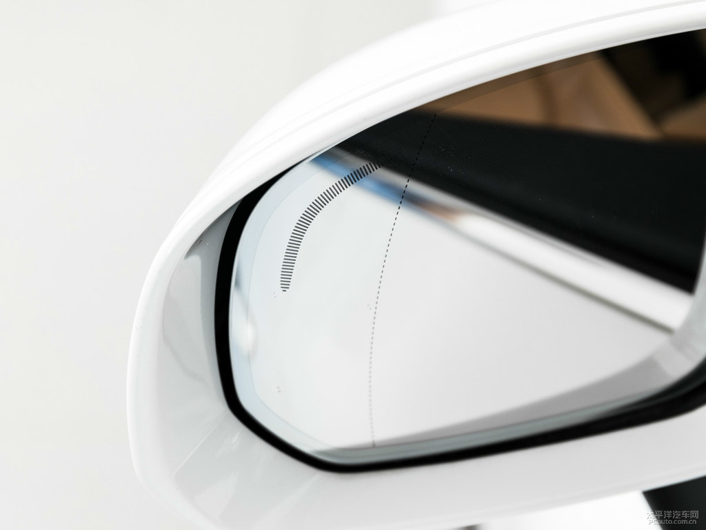 水晶白沃爾沃XC60車身外觀圖片