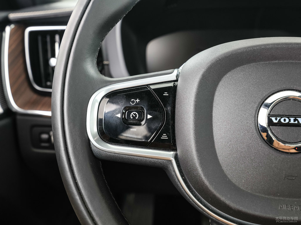 水晶白沃爾沃XC60中控內(nèi)飾圖片