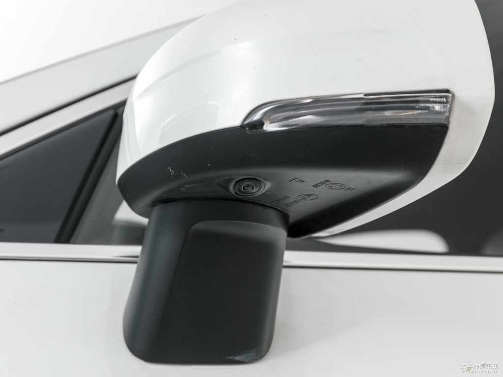 水晶白沃爾沃XC60車身外觀圖片