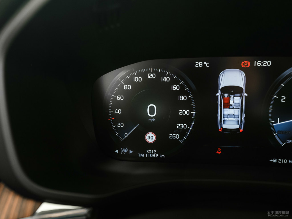 水晶白沃爾沃XC60中控內(nèi)飾圖片