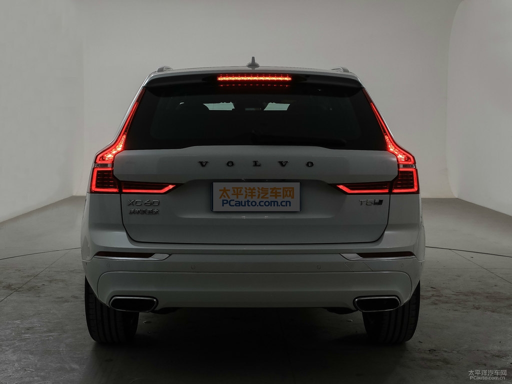 水晶白沃爾沃XC60車(chē)尾外觀圖片