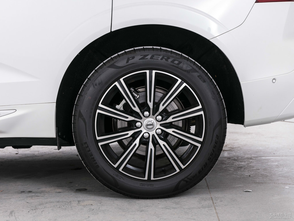 水晶白沃爾沃XC60車身外觀圖片