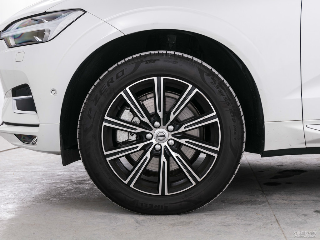 水晶白沃爾沃XC60車身外觀圖片