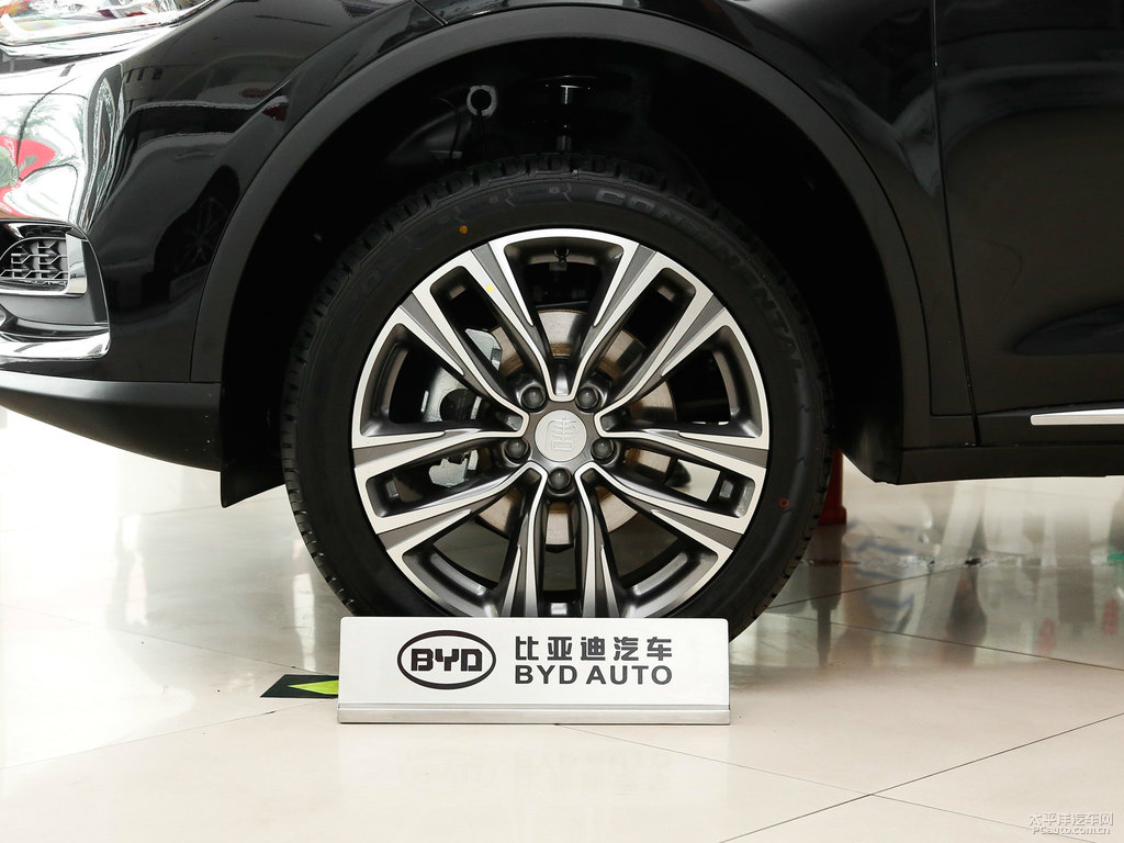 銀砂黑唐車身外觀圖片