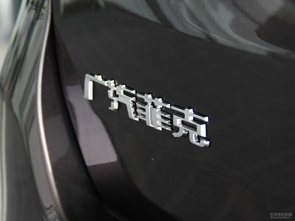 阿布扎比棕大指揮官車尾外觀圖片