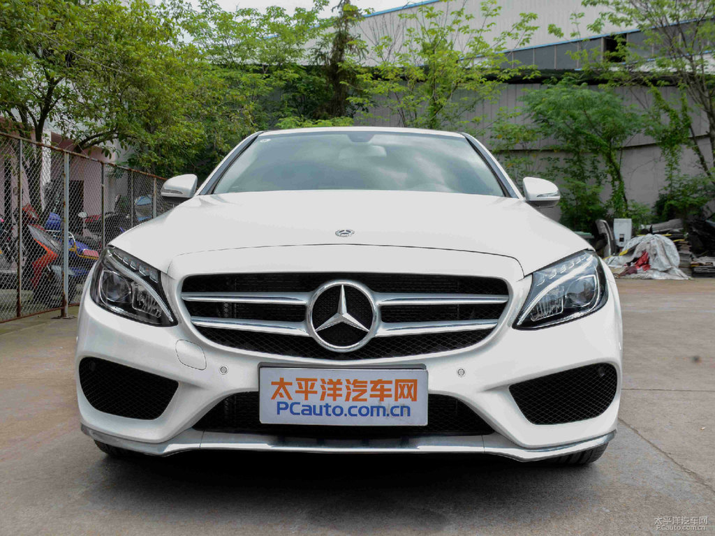 北極白奔馳C級(jí)車頭外觀圖片