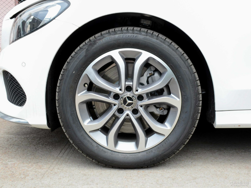北極白奔馳C級車身外觀圖片