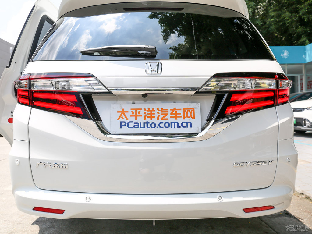 星月白奧德賽車尾外觀圖片