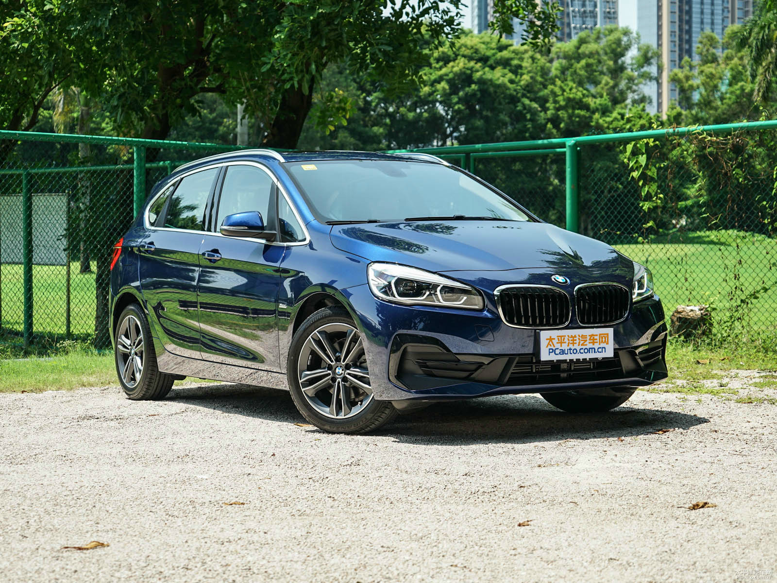 寶馬2系旅行車外觀高清大圖