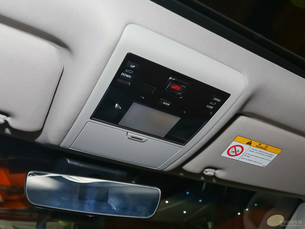 超音速鈦銀色雷克薩斯LX車廂內(nèi)飾圖片