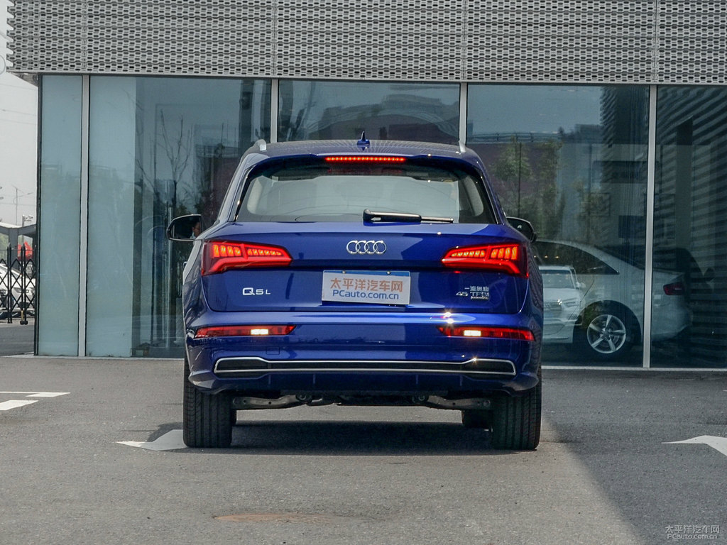 探索藍(lán)奧迪Q5L整車外觀外觀圖片