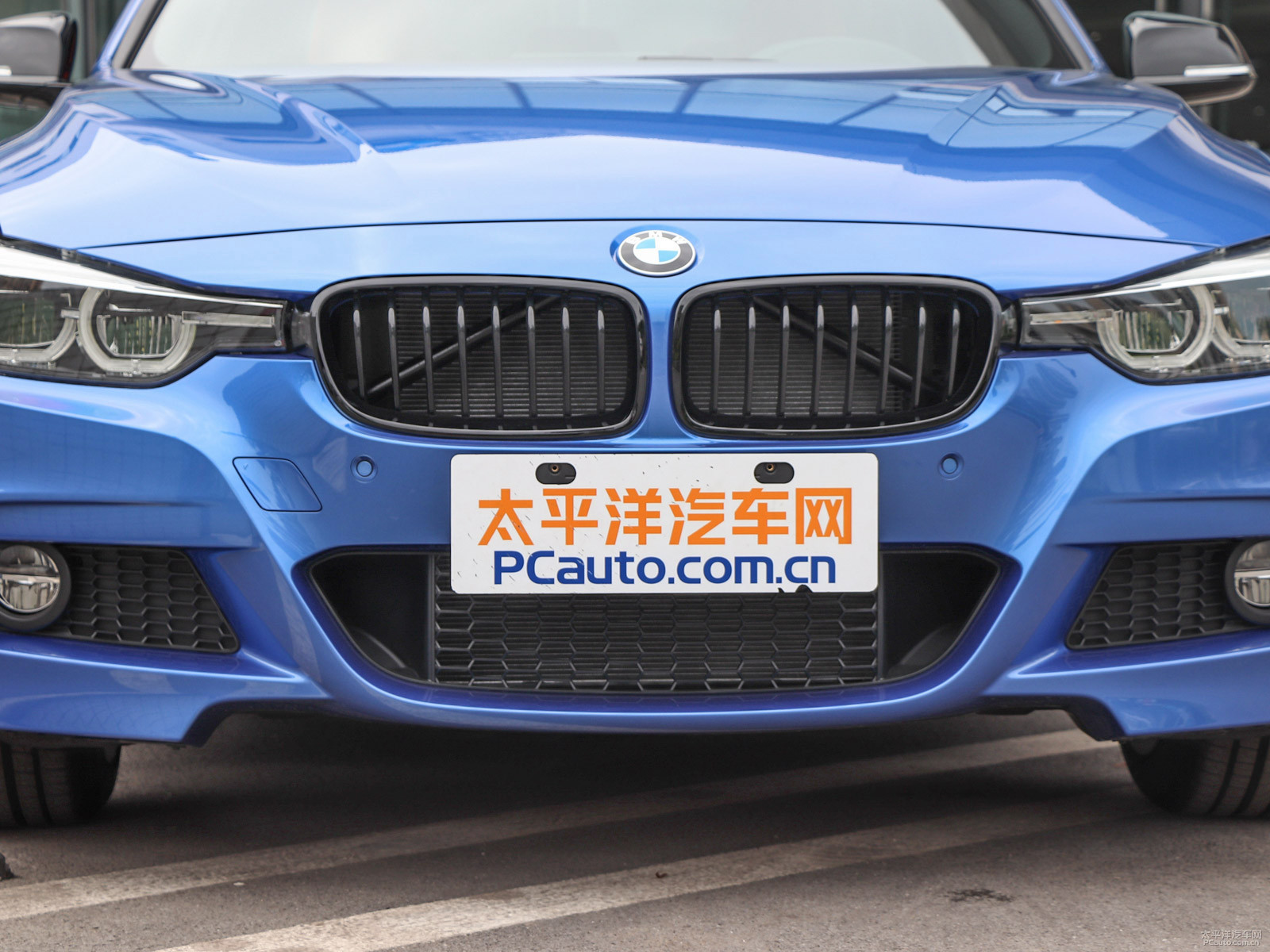 寶馬3系外觀高清大圖