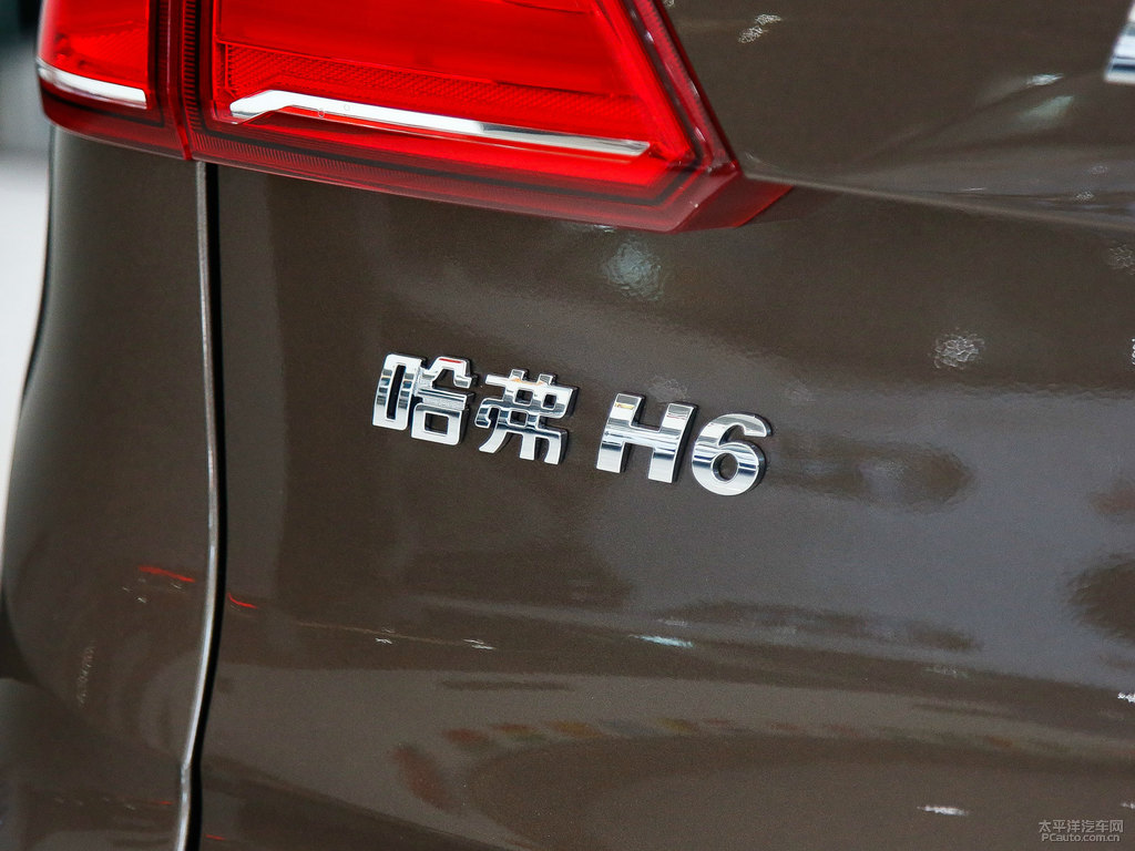 可可棕哈弗H6 Coupe車尾外觀圖片