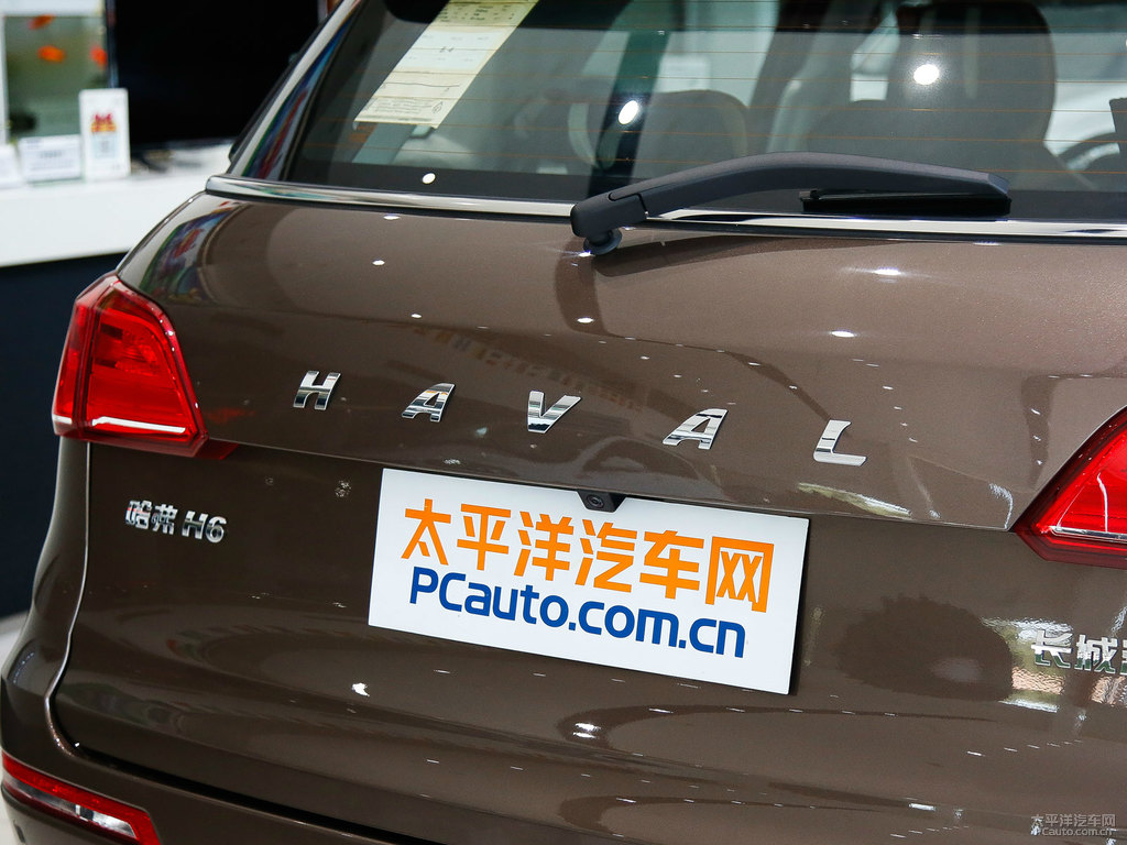可可棕哈弗H6 Coupe車尾外觀圖片