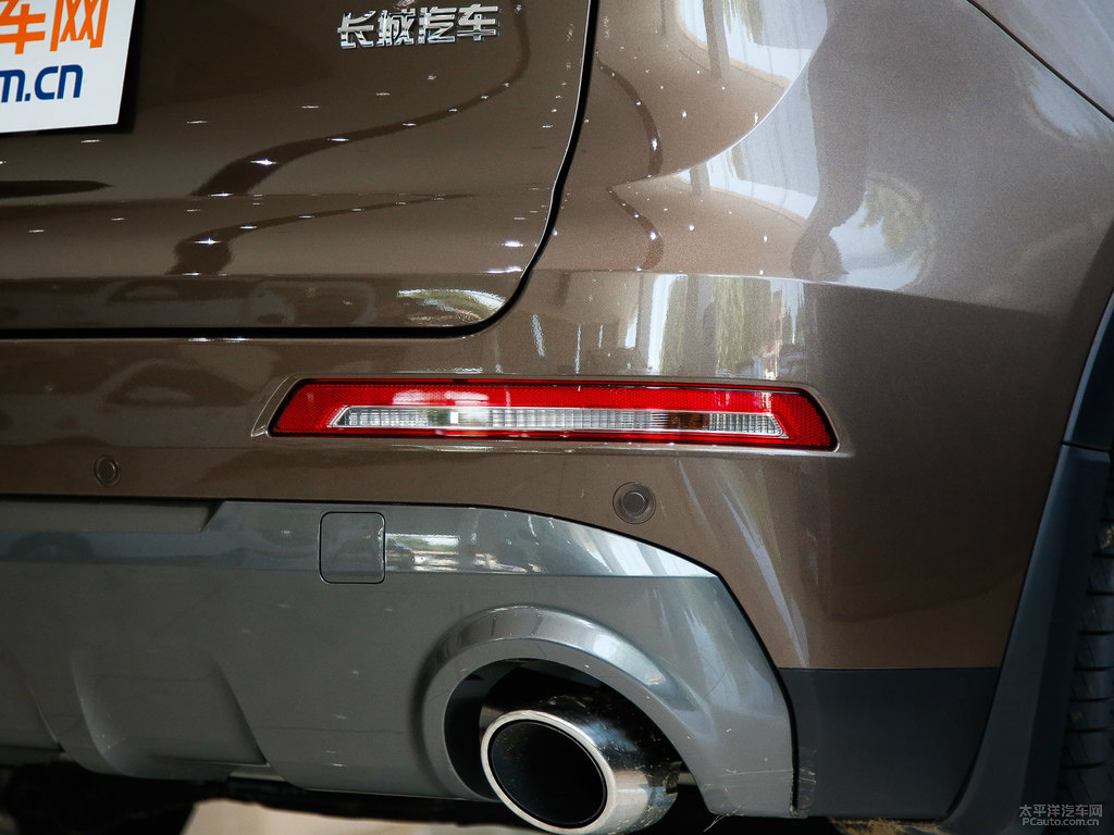 可可棕哈弗H6 Coupe車尾外觀圖片