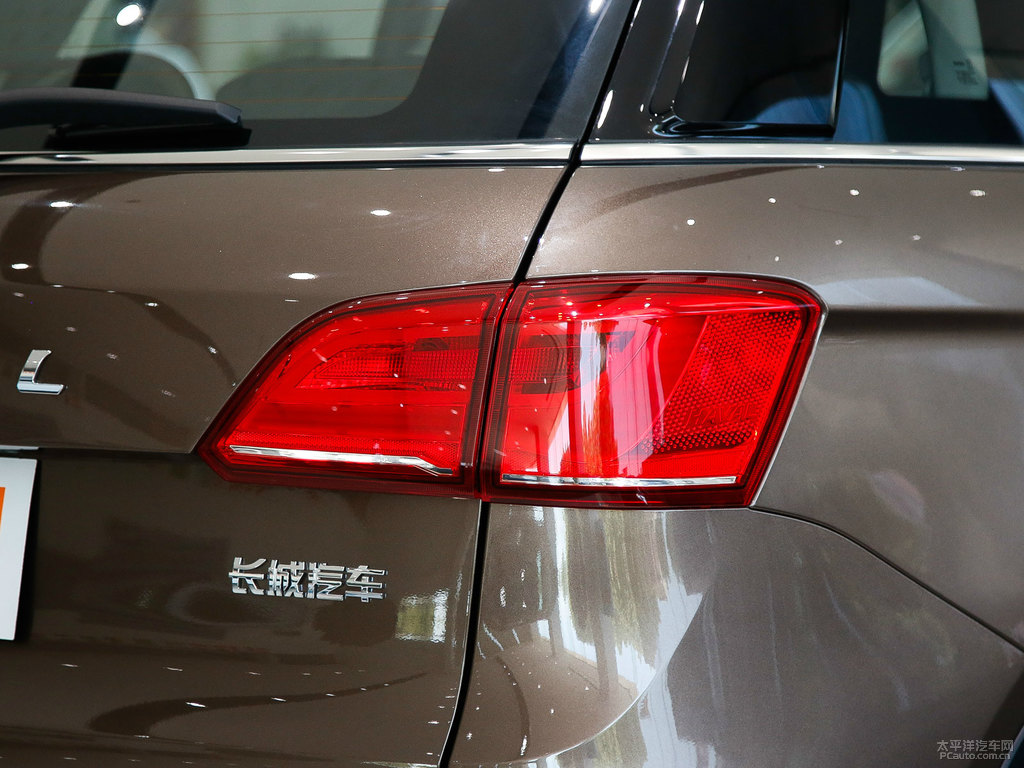 可可棕哈弗H6 Coupe車尾外觀圖片