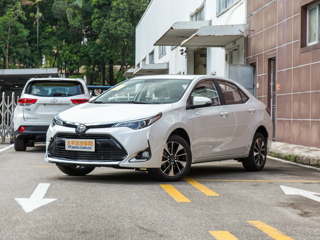 珍珠白雷凌整車外觀外觀圖片