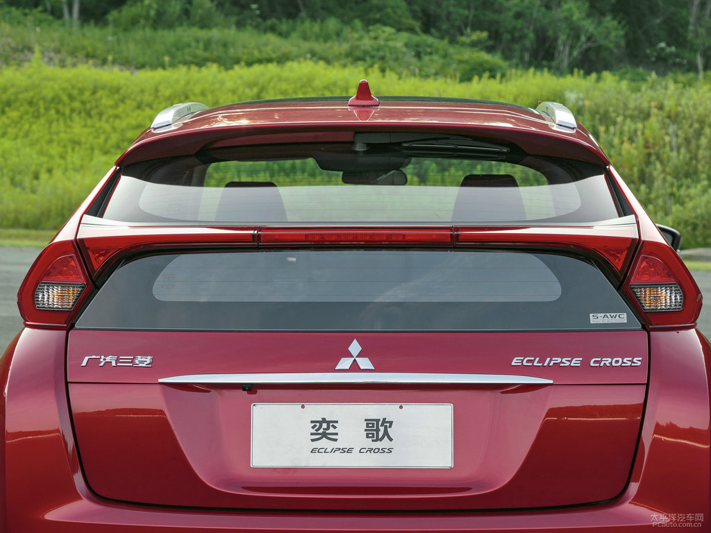 寶石紅奕歌車尾外觀圖片