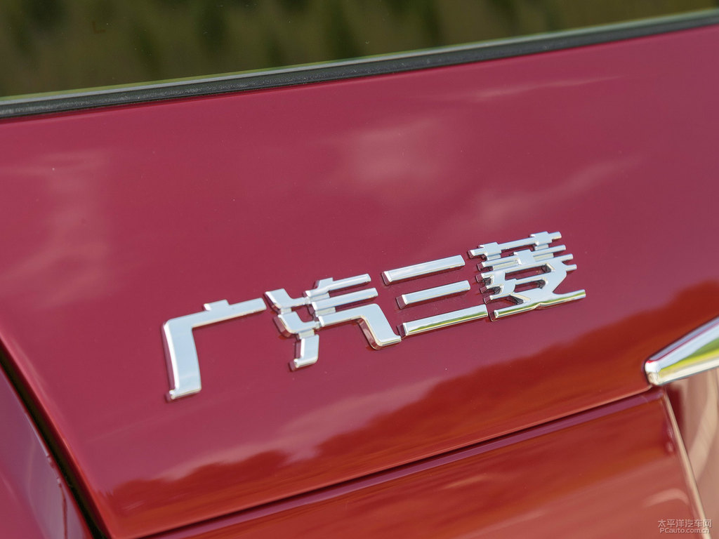 寶石紅奕歌車(chē)尾外觀(guān)圖片