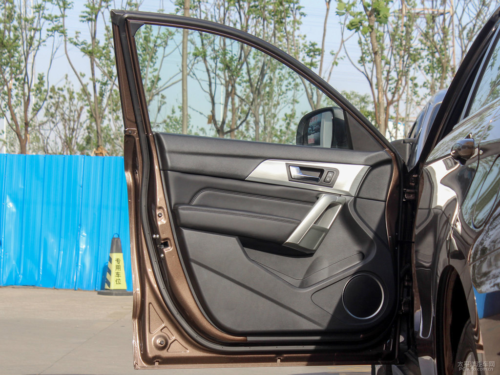 可可棕哈弗H2車廂內(nèi)飾圖片