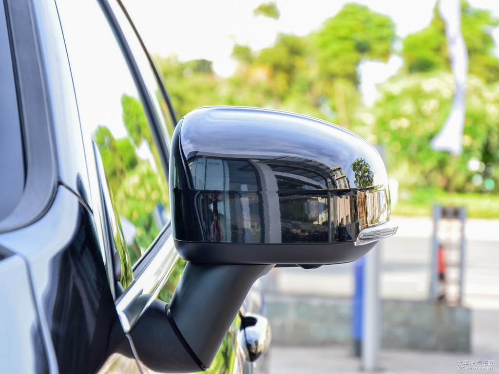 瑪瑙黑沃爾沃XC60新能源車身外觀圖片