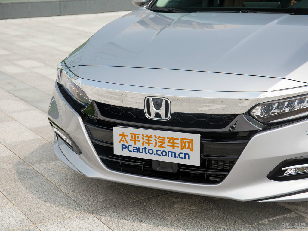 冰河銀(停售)雅閣車頭外觀圖片