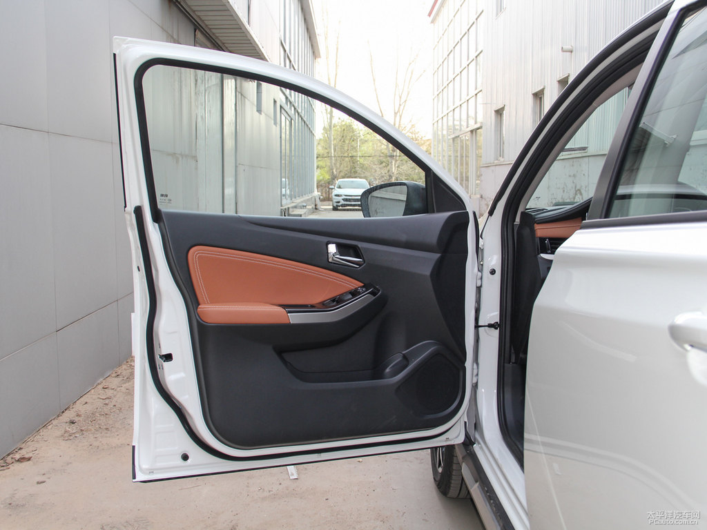 珠光白啟辰T70車廂內(nèi)飾圖片