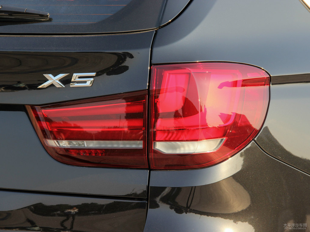 黑色寶馬X5(進口)車尾外觀圖片