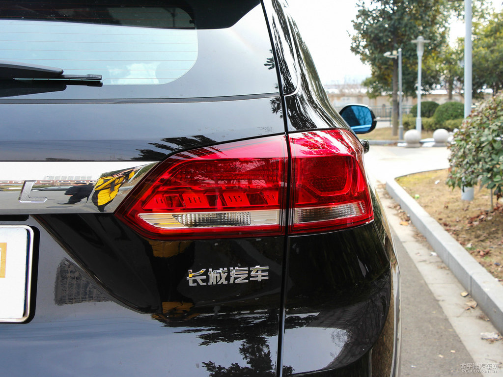 玄晶黑哈弗H6 Coupe車尾外觀圖片