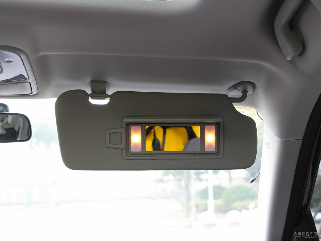 玄晶黑哈弗H6 Coupe車廂內(nèi)飾圖片