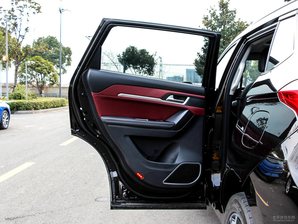 玄晶黑哈弗H6 Coupe車廂內(nèi)飾圖片