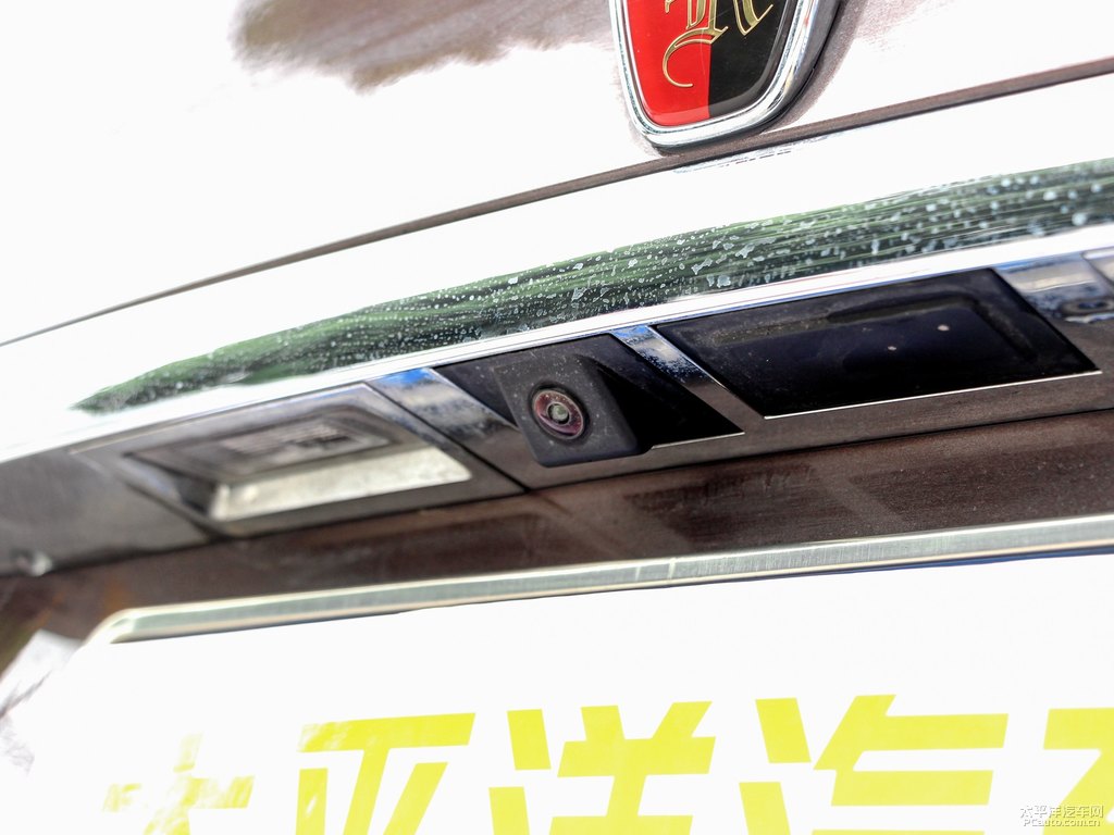 巧克力棕榮威RX5車尾外觀圖片