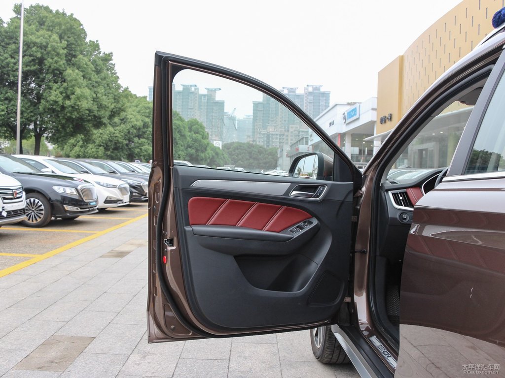 巧克力棕榮威RX5車廂內(nèi)飾圖片