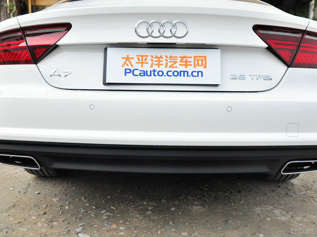 冰川白奧迪A7車尾外觀圖片