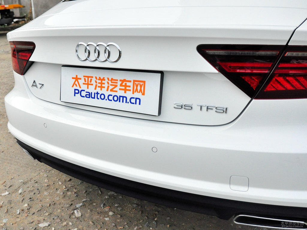 冰川白奧迪A7車尾外觀圖片