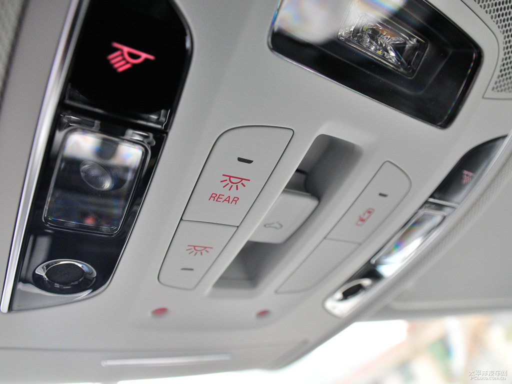 冰川白奧迪A7車廂內(nèi)飾圖片