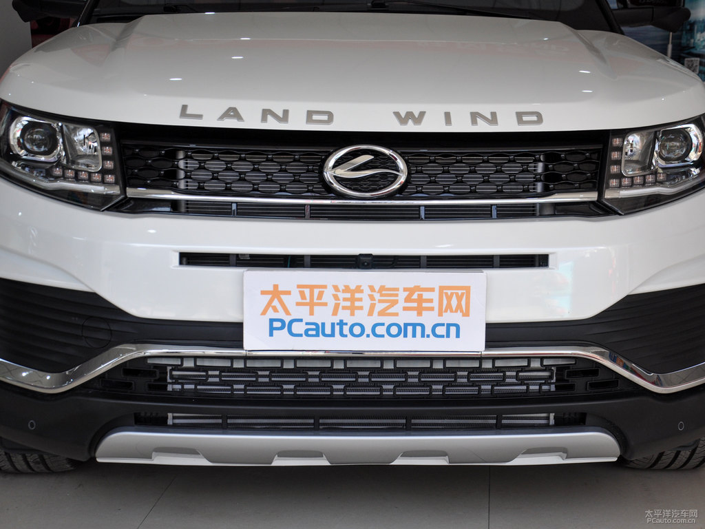 昆侖白陸風(fēng)X7車頭外觀圖片