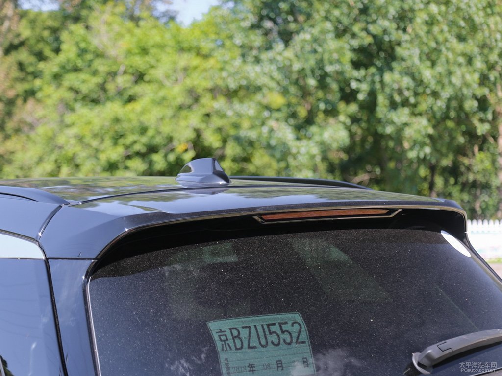 深空黑蔚來(lái)ES8車(chē)身外觀(guān)圖片