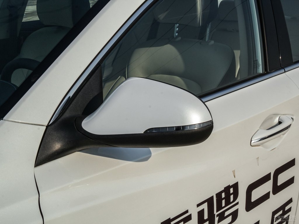月光白睿騁CC車身外觀圖片