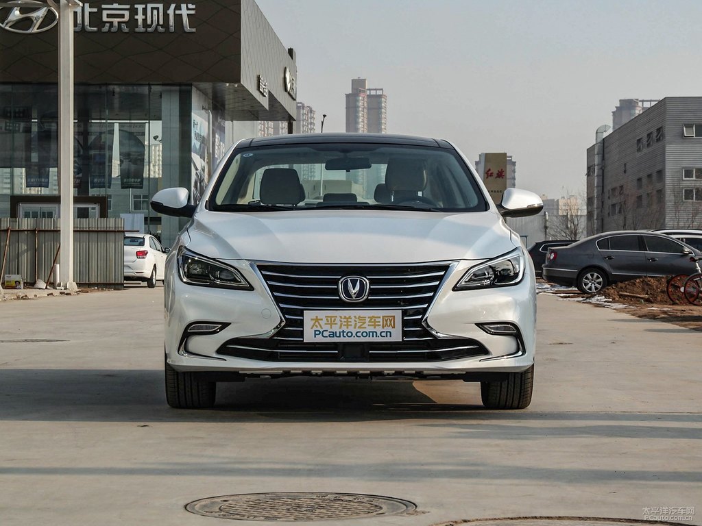 月光白睿騁CC整車外觀外觀圖片
