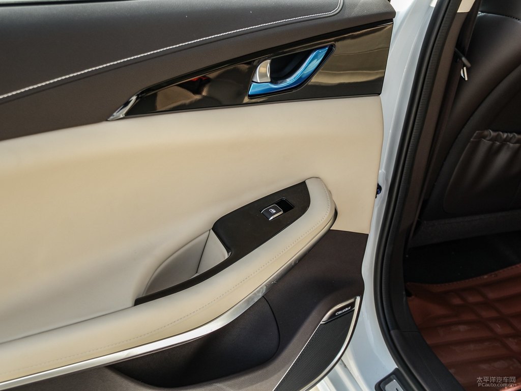 月光白睿騁CC車廂內(nèi)飾圖片