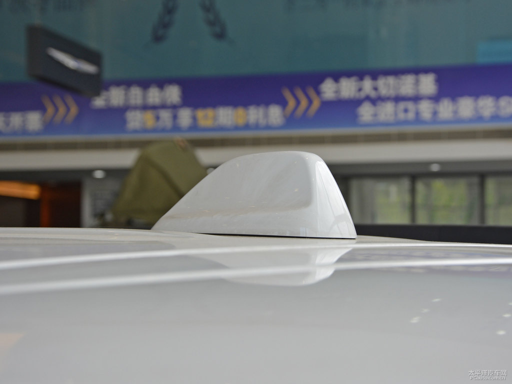 喀納斯白大指揮官車身外觀圖片