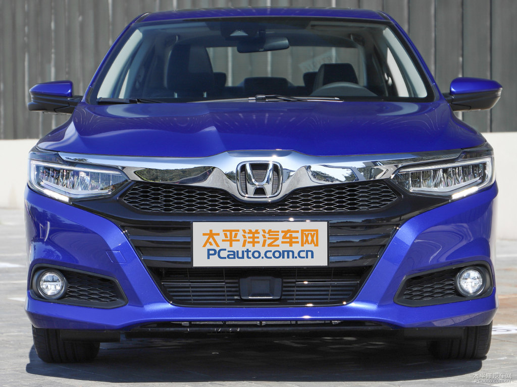 極光藍(lán)凌派車頭外觀圖片