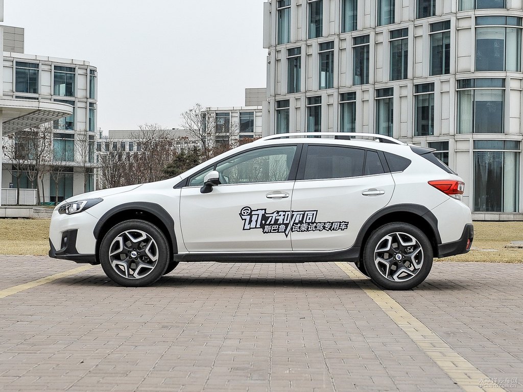 水晶珠光白斯巴魯XV整車外觀外觀圖片