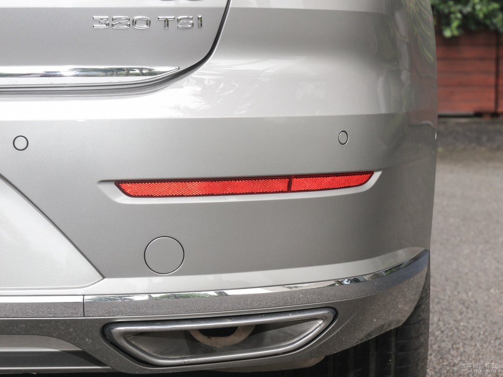 雅士銀大眾CC車尾外觀圖片
