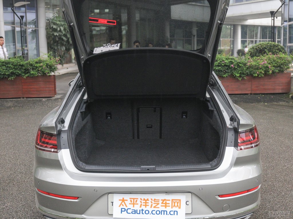 雅士銀大眾CC后備廂空間圖片