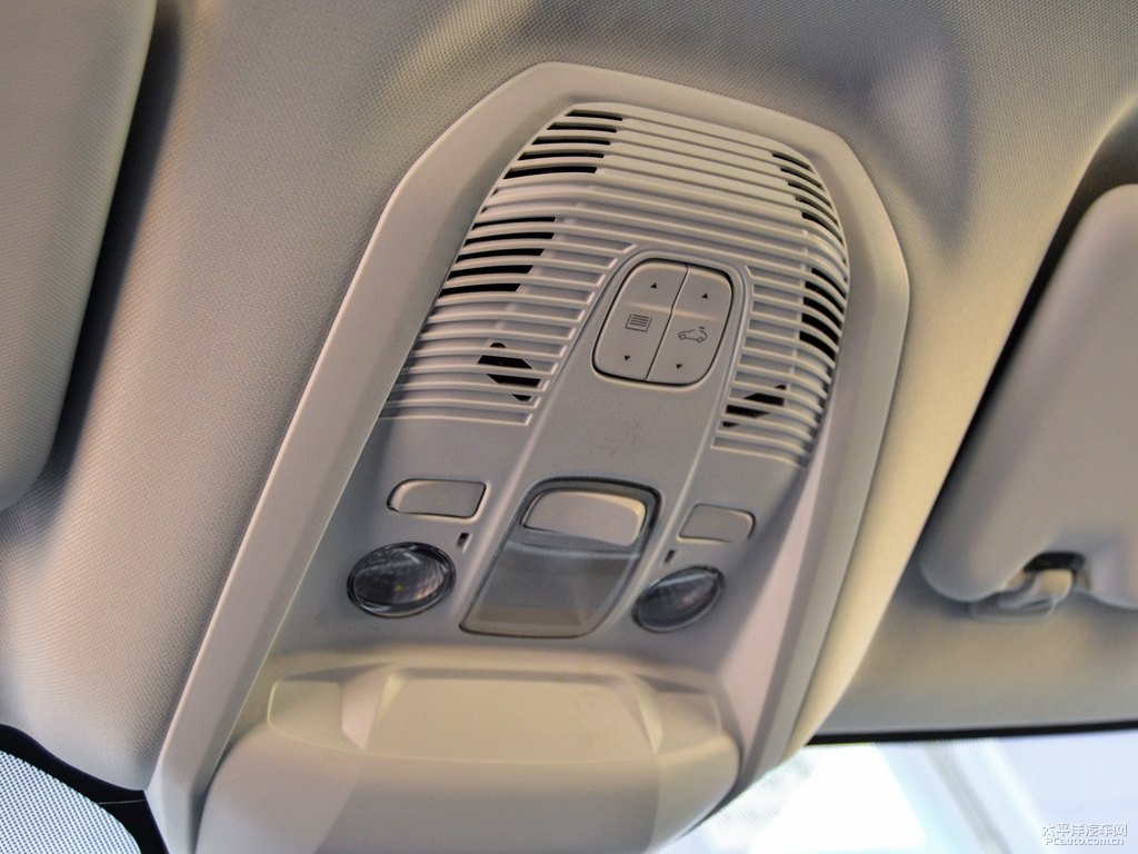 珠光白標(biāo)致4008車廂內(nèi)飾圖片