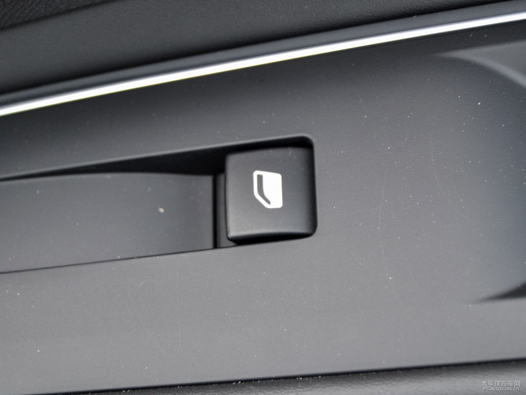 珠光白標(biāo)致4008車廂內(nèi)飾圖片