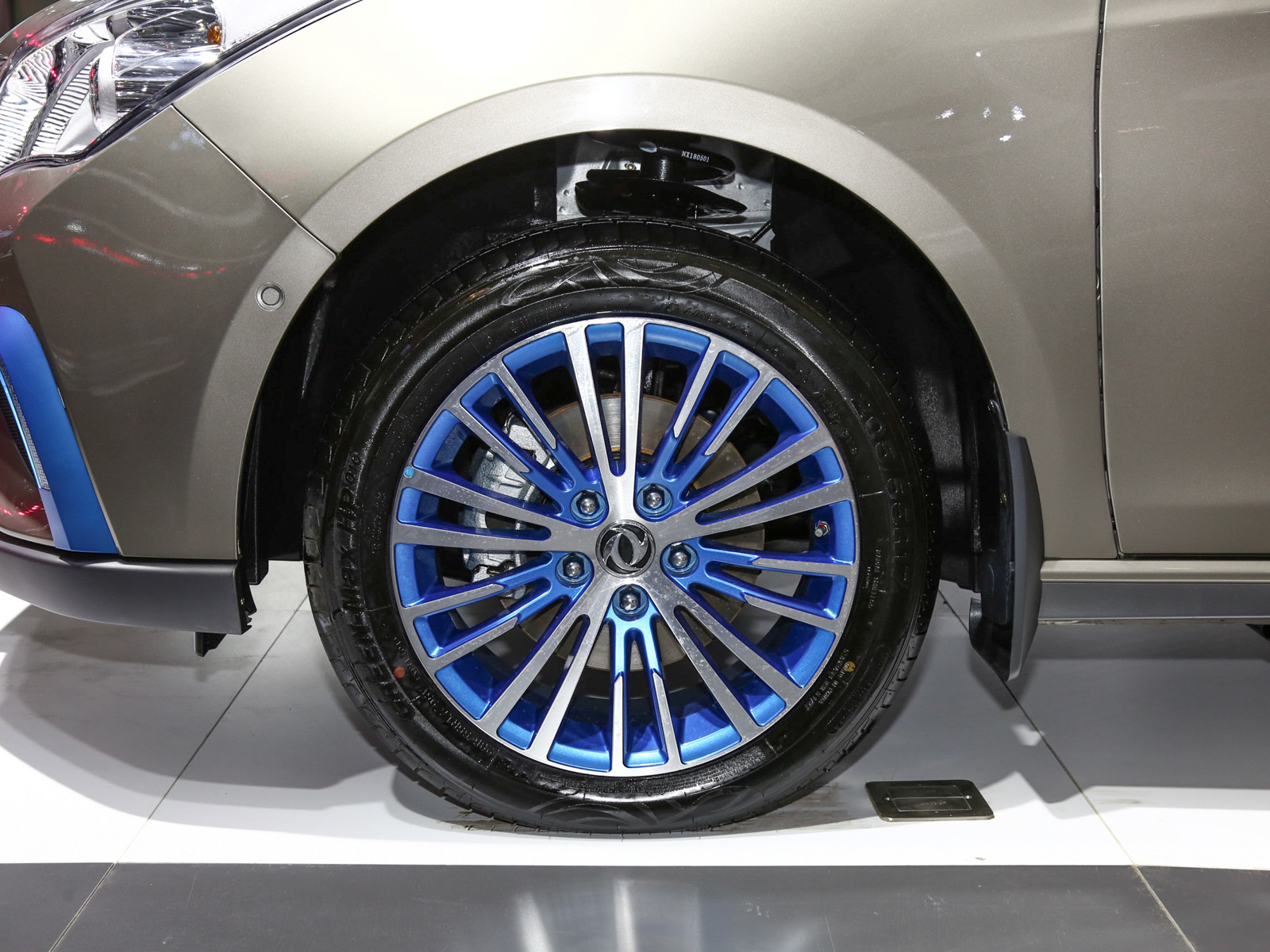 風行S50EV車展高清大圖